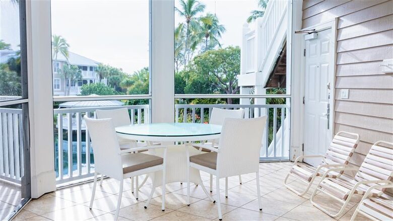 Una tranquila escapada a una isla frente al mar con servicios de complejo turístico - Isla de Sanibel, Florida
