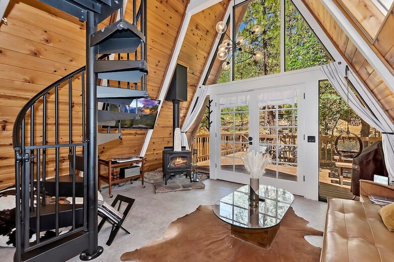 Peaceful Mountain A-Frame Escape Near Bear Lake - Big Bear Lake, California