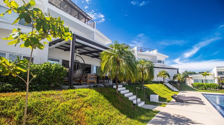 Tropical Luxury Retreat Steps from Avellanas Surf - Playa Avellanas, Costa Rica