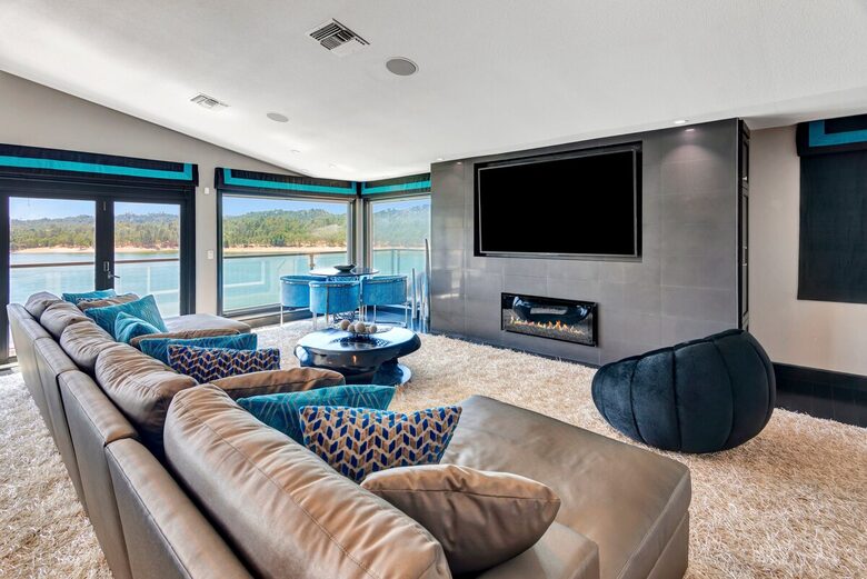 Lake Nacimiento Waterfront Haven for Family & Friends - Bradley, California