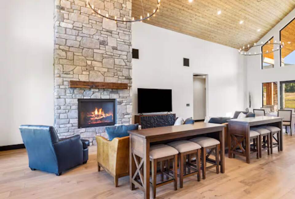 Expansive Montana Getaway with Views & Modern Comforts - Anaconda, Montana