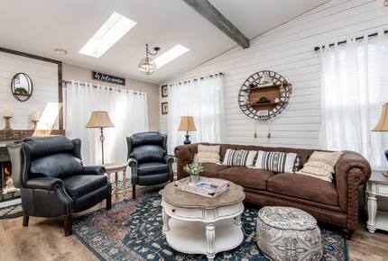 Bayside Hideaway Near Lake Geneva with Hot Tub - Williams Bay, Wisconsin