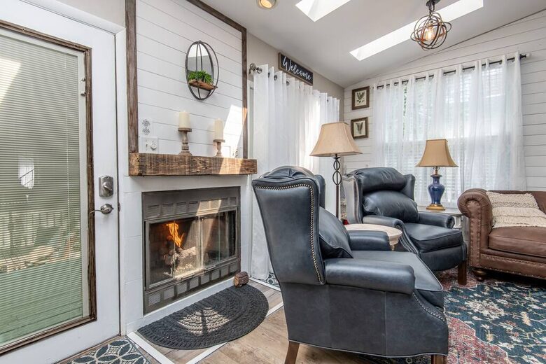Bayside Hideaway Near Lake Geneva with Hot Tub - Williams Bay, Wisconsin