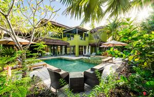 Pool & Back Garden
