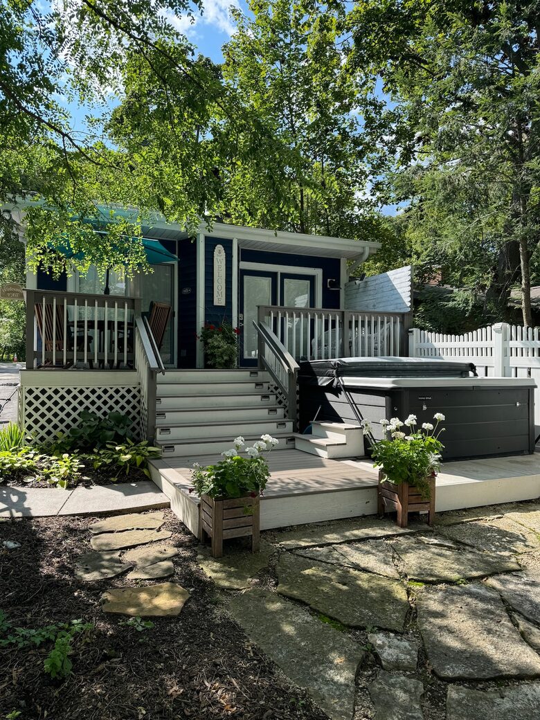 Bayside Hideaway Near Lake Geneva with Hot Tub - Williams Bay, Wisconsin