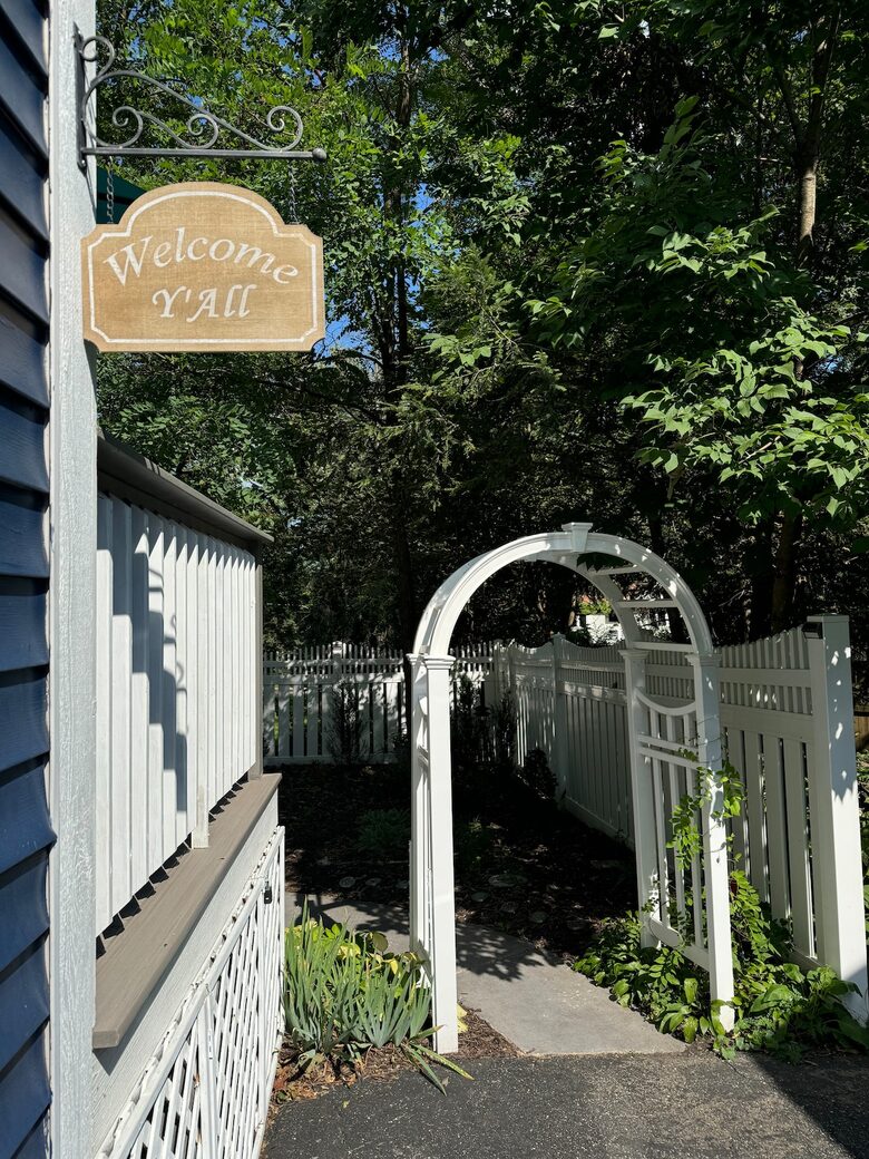 Bayside Hideaway Near Lake Geneva with Hot Tub - Williams Bay, Wisconsin