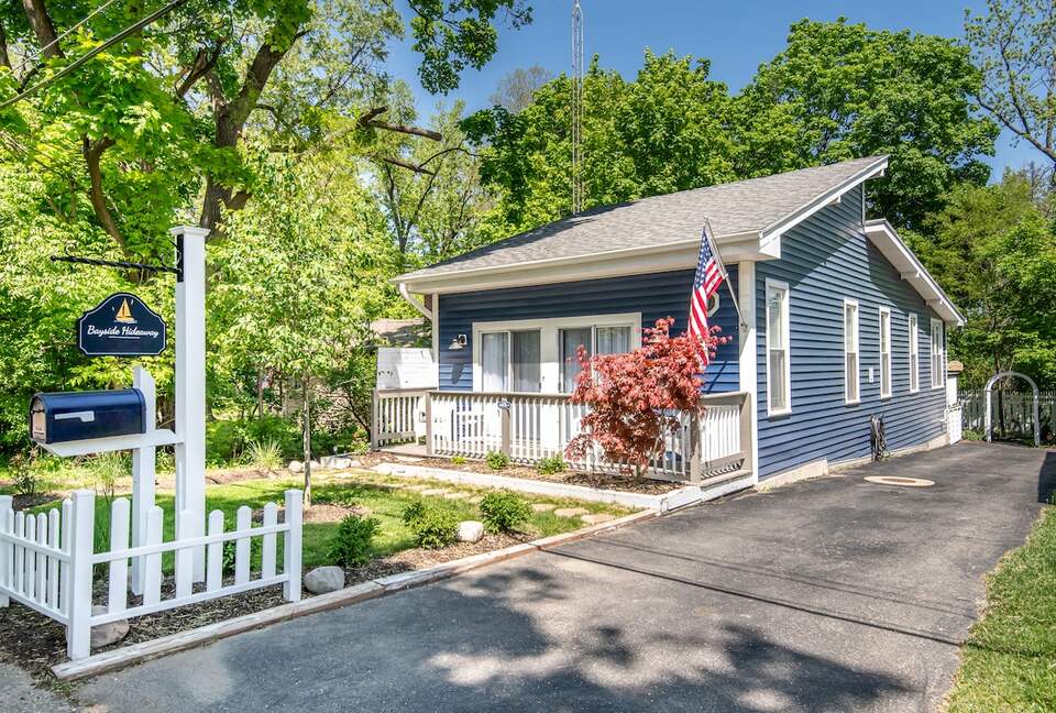 Bayside Hideaway Near Lake Geneva with Hot Tub - Williams Bay, Wisconsin
