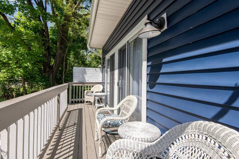 Bayside Hideaway Near Lake Geneva with Hot Tub - Williams Bay, Wisconsin