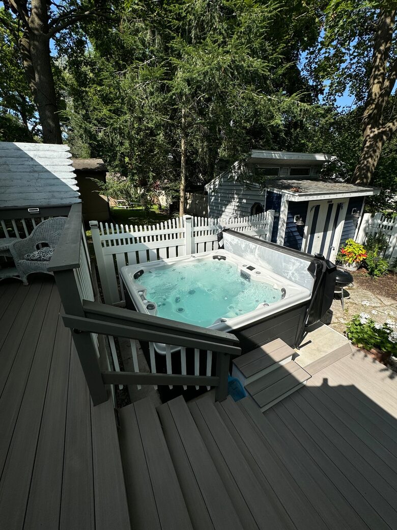 Bayside Hideaway Near Lake Geneva with Hot Tub - Williams Bay, Wisconsin