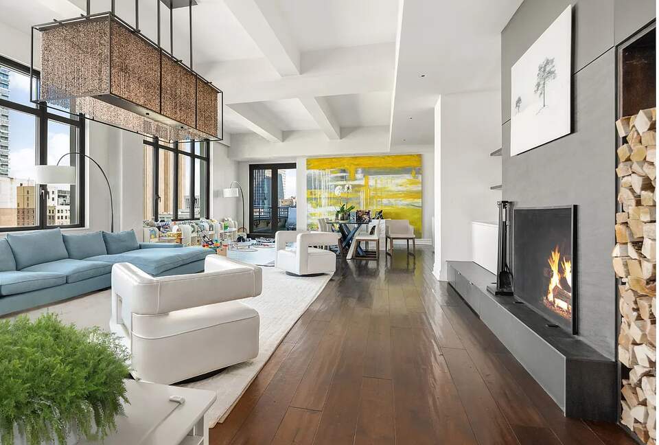 Elevated Elegance | 360° Terrace Penthouse Overlooking Manhattan’s Landmarks - New York City, New York