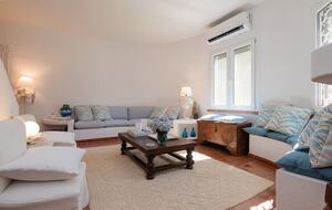 Villa Gioia, a Quiet Coastal Retreat Near Pula & Sardinia’s Famous Beaches - Fox 'e Sali-Monte Agumu, Italy
