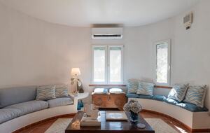 Villa Gioia, a Quiet Coastal Retreat Near Pula & Sardinia’s Famous Beaches - Fox 'e Sali-Monte Agumu, Italy