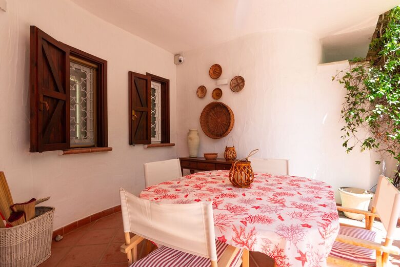 Villa Gioia, a Quiet Coastal Retreat Near Pula & Sardinia’s Famous Beaches - Fox 'e Sali-Monte Agumu, Italy