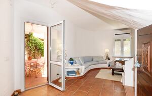 Villa Gioia, a Quiet Coastal Retreat Near Pula & Sardinia’s Famous Beaches - Fox 'e Sali-Monte Agumu, Italy