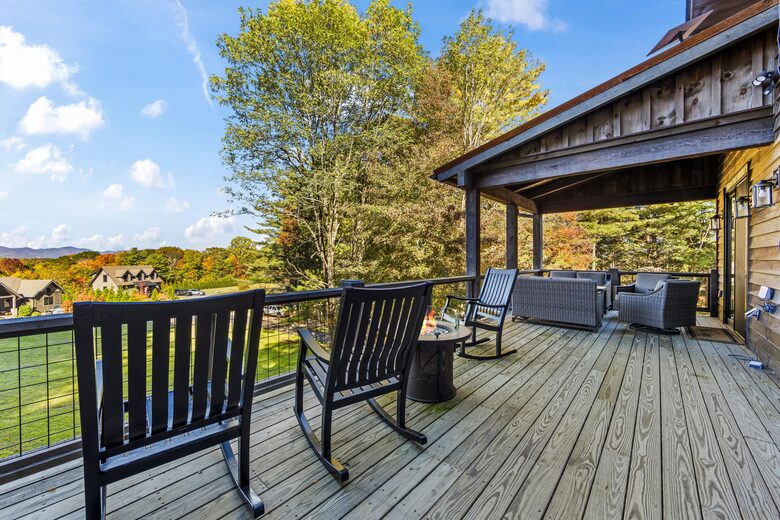 Rustic-Modern Mountain Haven near Waterfalls, Trails & Lake Glenville - Welcome to Fox and Fern Lodge - Glenville, North Carolina