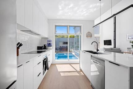 Coastal Calm | Pool, Spa & Sauna Escape near Rosebud Beach - Melbourne, Australia