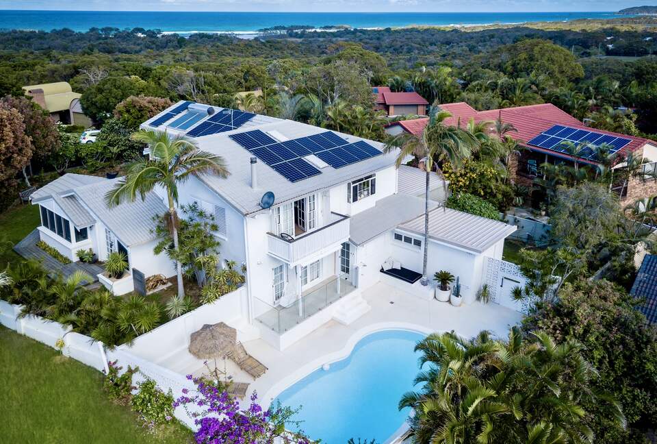 Byron Hill House | Elevated Luxury with Ocean & Hinterland Views - Byron Bay, Australia