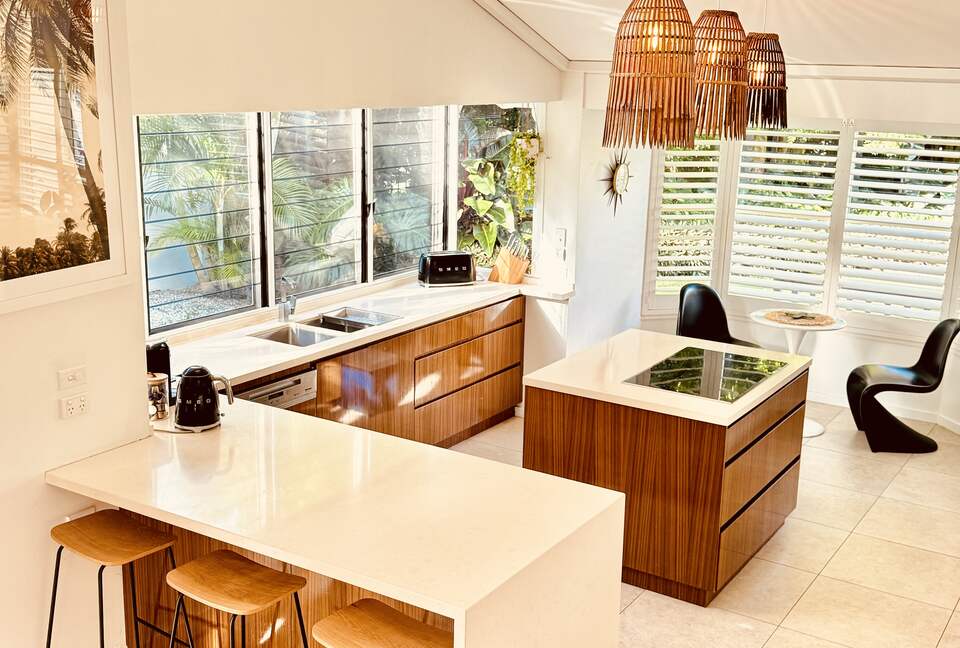 Byron Hill House | Elevated Luxury with Ocean & Hinterland Views - Byron Bay, Australia