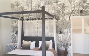 Byron Hill House | Elevated Luxury with Ocean & Hinterland Views - Byron Bay, Australia