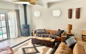 Byron Hill House | Elevated Luxury with Ocean & Hinterland Views - Byron Bay, Australia