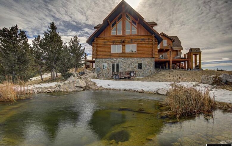 Rustic Elegance on Casper Mountain | Family Log Home Getaway - Casper, Wyoming