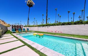 Mid-Century Retreat Near Palm Springs - Palm Springs, California