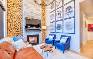 Riverside Alpine Escape | Elegant Winter Getaway in Silverthorne - Silverthorne, Colorado