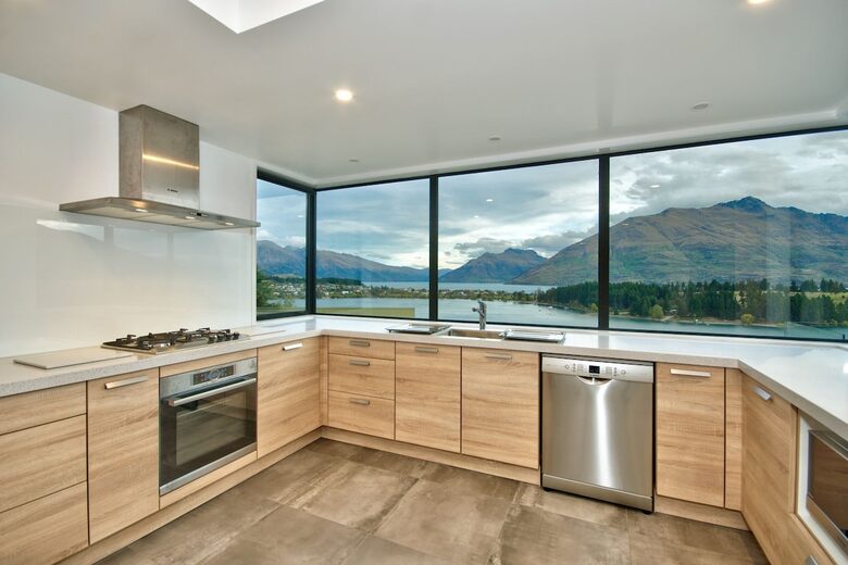 Alpine Vista House | Modern Luxury with Panoramic Lake & Mountain Views - Queenstown, New Zealand
