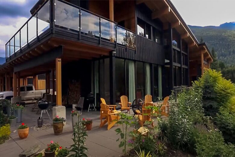 Reve Chalet | An 8-Acre Alpine Estate in the Heart of Revelstoke - Revelstoke, Canada