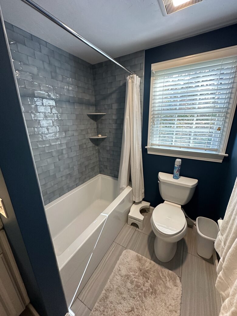 2nd Floor Full Bath
