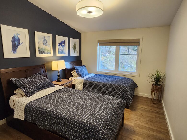 Upstairs bedroom.