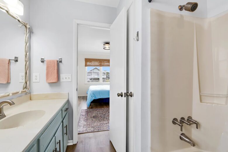 Canalfront Family Getaway Near Ocean Isle Beach - Ocean Isle Beach, North Carolina