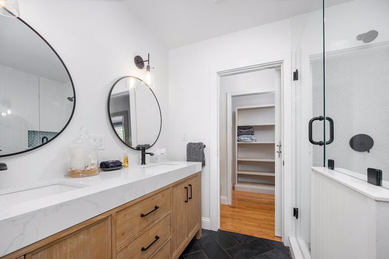 Horseshoe Landing: Family Oasis with Heated Pool & Outdoor Kitchen - Eastham, Massachusetts