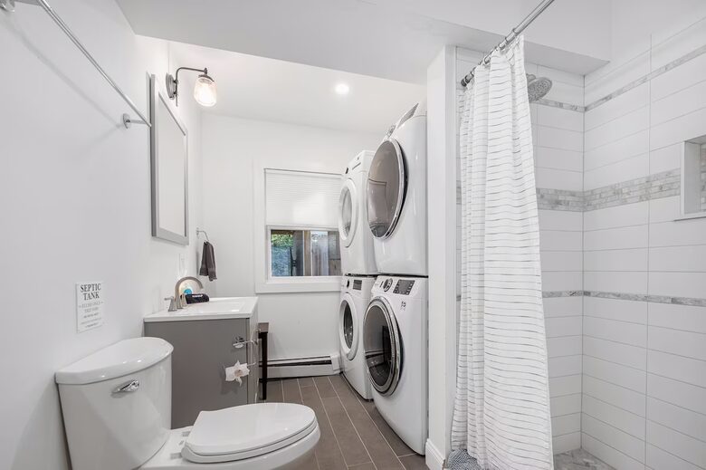 Horseshoe Landing: Family Oasis with Heated Pool & Outdoor Kitchen - Eastham, Massachusetts