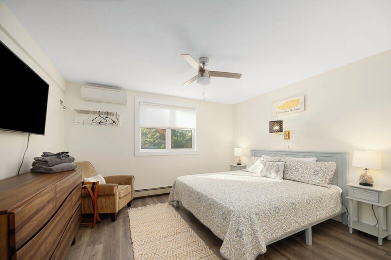 Horseshoe Landing: Family Oasis with Heated Pool & Outdoor Kitchen - Eastham, Massachusetts