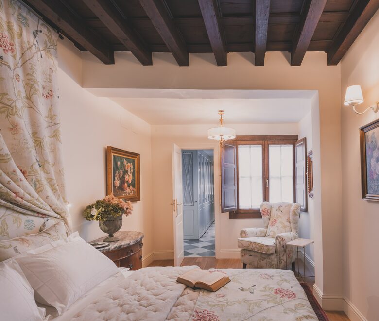 Restored Spanish Mansion with Studio and Private Patio - Toledo, Spain