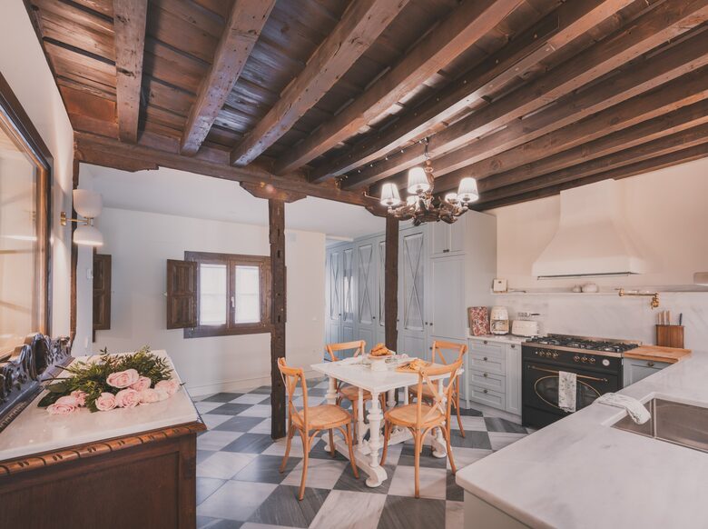 Restored Spanish Mansion with Studio and Private Patio - Toledo, Spain