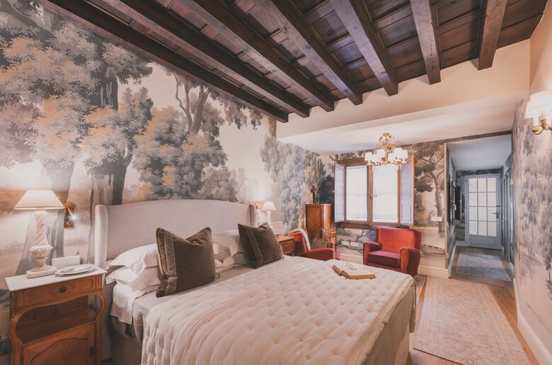 Restored Spanish Mansion with Studio and Private Patio - Toledo, Spain