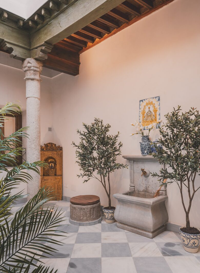 Restored Spanish Mansion with Studio and Private Patio - Toledo, Spain