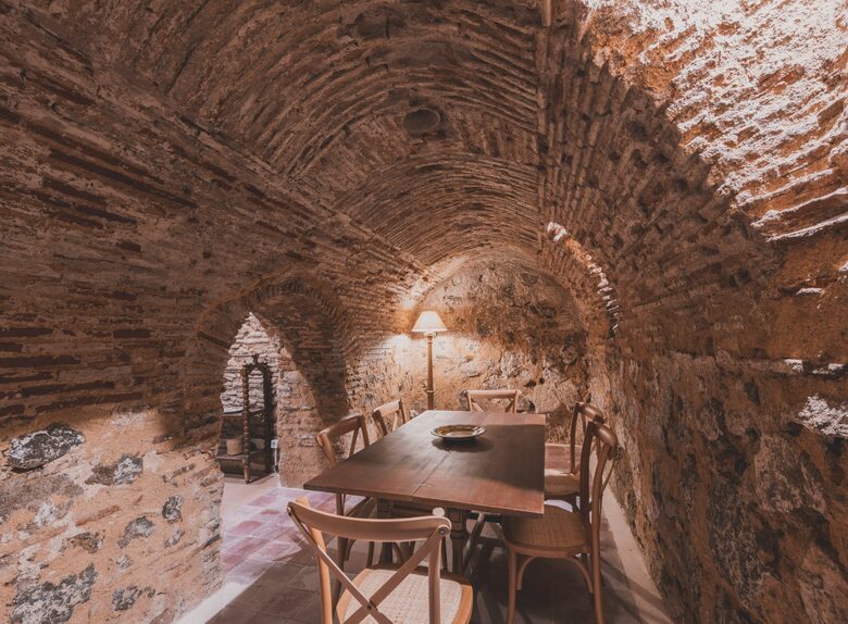 Restored Spanish Mansion with Studio and Private Patio - Toledo, Spain