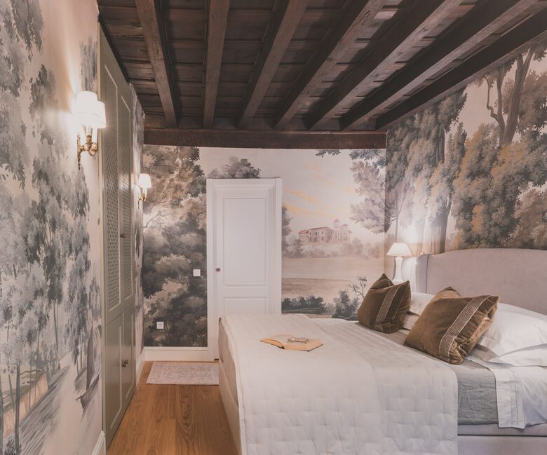 Restored Spanish Mansion with Studio and Private Patio - Toledo, Spain