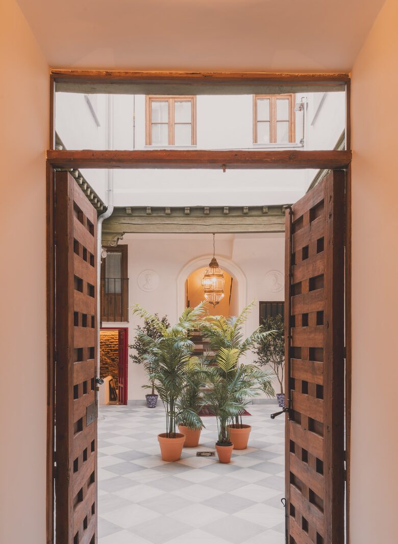 Restored Spanish Mansion with Studio and Private Patio - Toledo, Spain