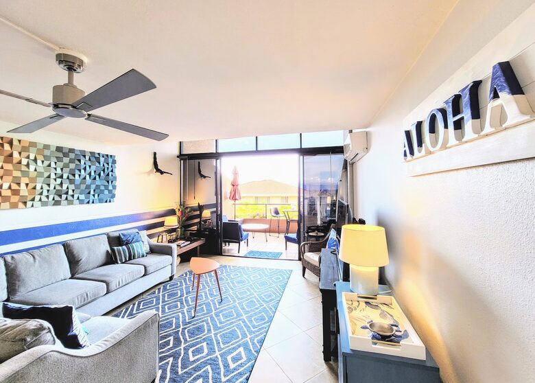 The Palm Oasis: Waterfront Living, Whale Views and Steps to Turtles - Lahaina, Hawaii