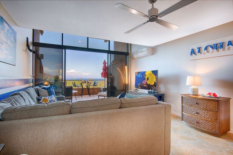 The Palm Oasis: Waterfront Living, Whale Views and Steps to Turtles - Lahaina, Hawaii