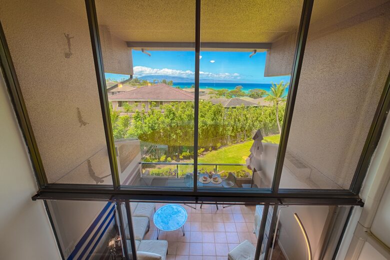 The Palm Oasis: Waterfront Living, Whale Views and Steps to Turtles - Lahaina, Hawaii