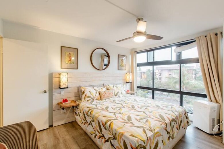 The Palm Oasis: Waterfront Living, Whale Views and Steps to Turtles - Lahaina, Hawaii