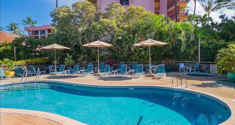 The Palm Oasis: Waterfront Living, Whale Views and Steps to Turtles - Lahaina, Hawaii