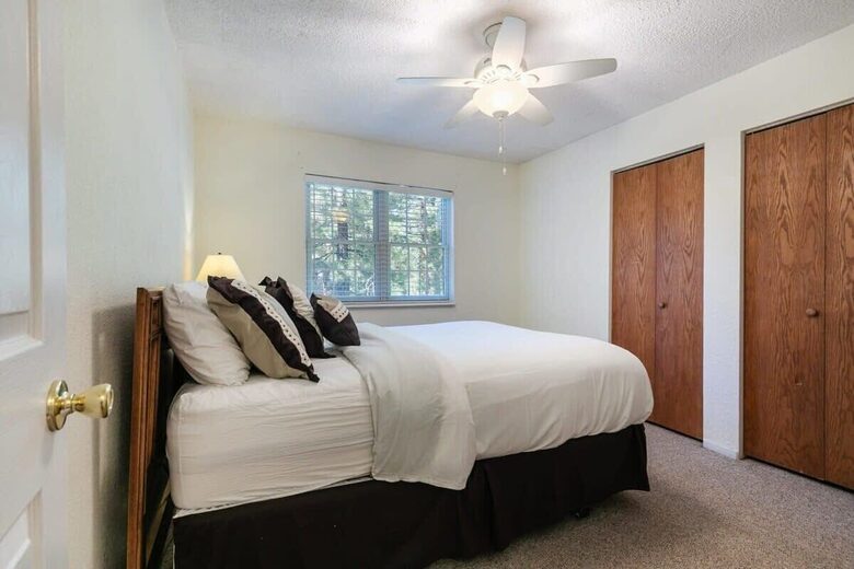Woodland Retreat Near Kings Beach & Tahoe Ski Resorts - Kings Beach, California