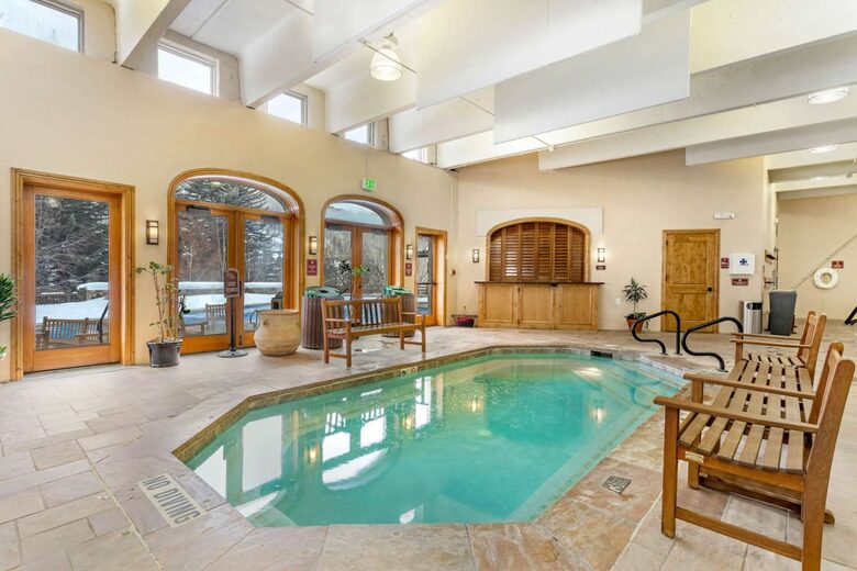Modern Mountain Getaway Steps from Beaver Creek Village - Beaver Creek, Colorado