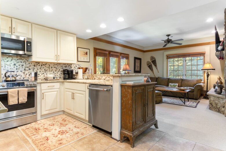 Modern Mountain Getaway Steps from Beaver Creek Village - Beaver Creek, Colorado
